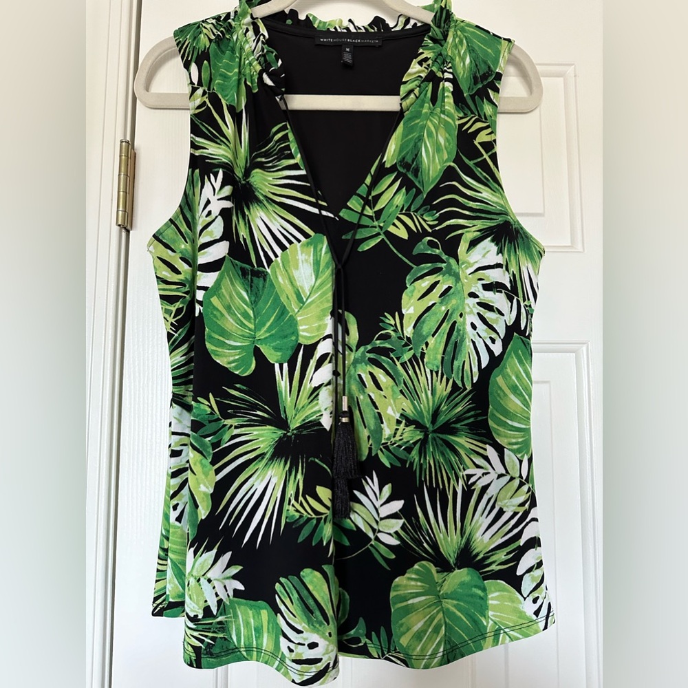 WHITE HOUSE BLACK MARKET TROPICAL PRINT TOP